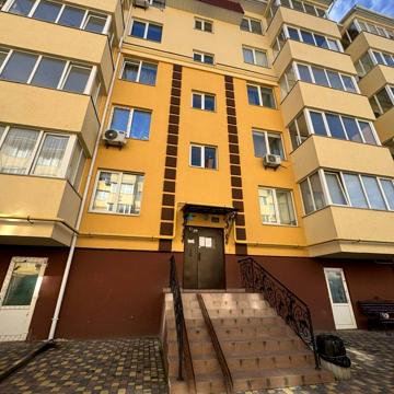 Тарасівська вул., 7