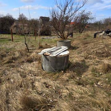 Продам участок з будинком 2х-м