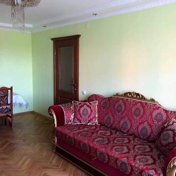 Пасічна вул., 55