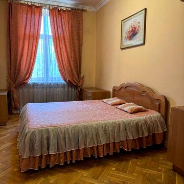 Продаж квартири біля Оперного Театру по вул.Чорновола,1