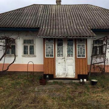 Будинок у селі. Новоселицький район.