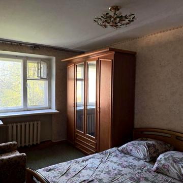 Продам 2х комнатную квартиру 3/5 в районе военного городка