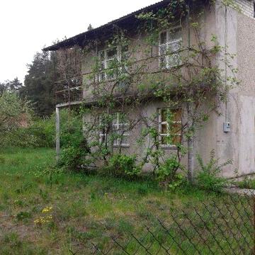 Продам дачу з гаражем.