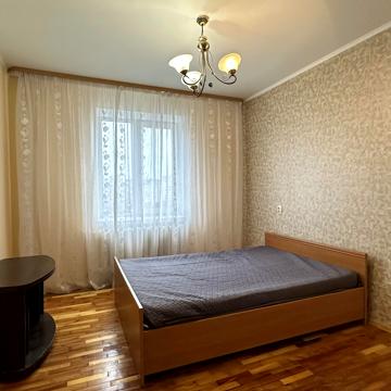 Кравчука вул., 7