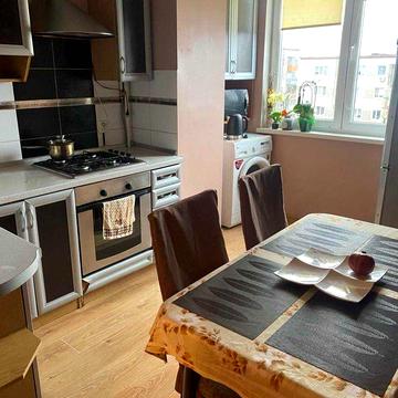 Продаж 3-кімнатної квартири по вул.Сластіона