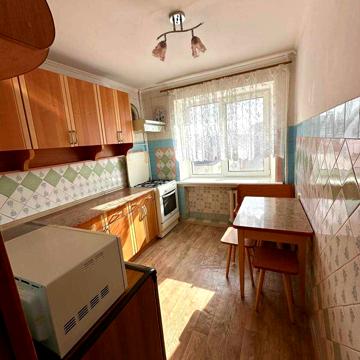 Проскурівська вул., 32