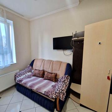 Довгострокова оренда 1к Квартира Центральна (Червоний хутір) вулиця