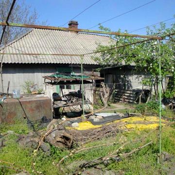 продам дом возле деевского магазина Садки