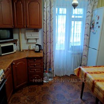 Євгенії Ярошинської вул., 4