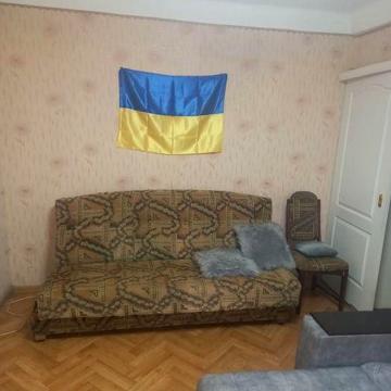 Продажа 3 ком. б-р Гашека 3,Дарницька площа