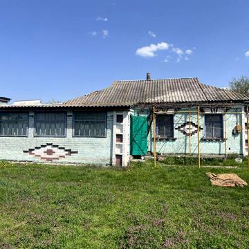 Продам будинок і ділянку під забудову