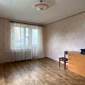 Продам однокімнатну квартиру на вул. Троїцька
