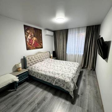 Співдружності вул., 1