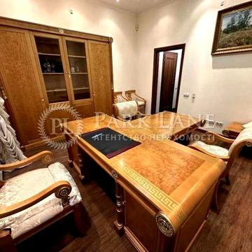 Продаж квартири. 152 м.кв. Шота Руставелі. Метро Палац спорту.