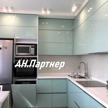 Квартира 2-х уровневая с видом на море подземным паркингом и кладовой!