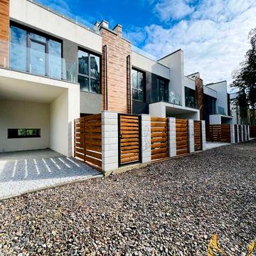 Таунхаус з видом на міське озеро