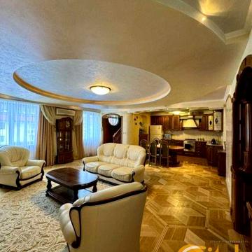 Продаж 4 кімнатної квартири, вулиця Тролейбусна