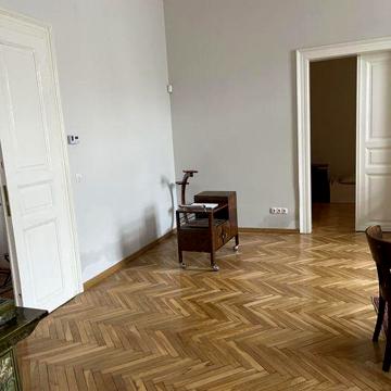 Продаж квартири у самому центрі.