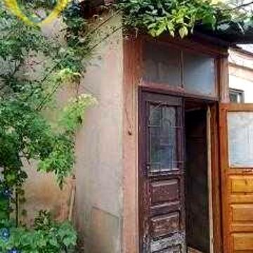 Свое жилье в центре. Под ремонт.