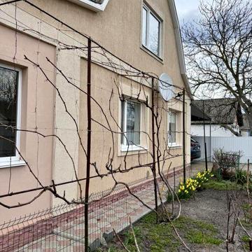 Селичівка, електричка 15 хв.пішки, чудовий будинок с ремонтом, садибою