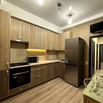 Сдается 2 ком. кв. М. Защитников . Пр. Героев Харькова 89