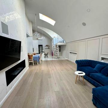 Продаж 5к квартири з ремонтом, тераса 20м2
Дніпровській набережній 19а