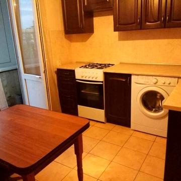 М. Нивки, м. Сирець-10 хв,Виговського Івана(М. Грєчко),2 О. Євровікна