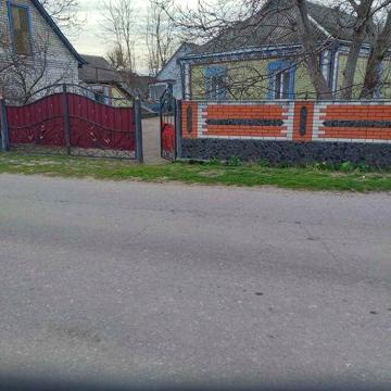 Будинок у центрі села