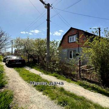 Продам цегляну дачу в кооперативі. 6 сот землі. З документами на все