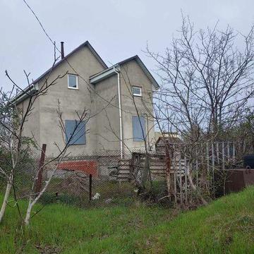 У продажу ділянка 12. соток з капітальною коробкою