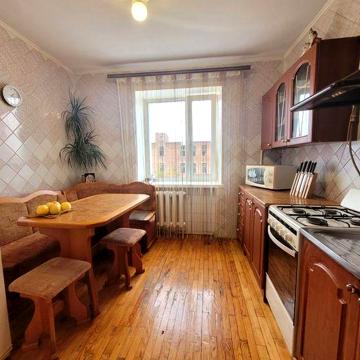 2кім квартира з косметичним ремонтом