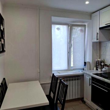 Продаж 1-к квартири з сучасним ремонтом Виноградар.
