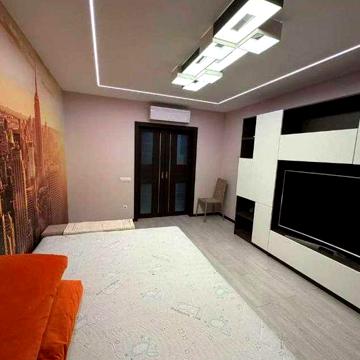 Продам 2-х кімнатна , Харьківське Шосе 180/21, Вирлиця