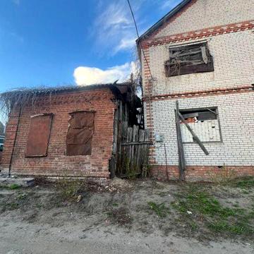 Продам ділянку з будинком