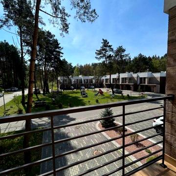 Оренда триповерхового котеджу в Брюховичах — після ремонту