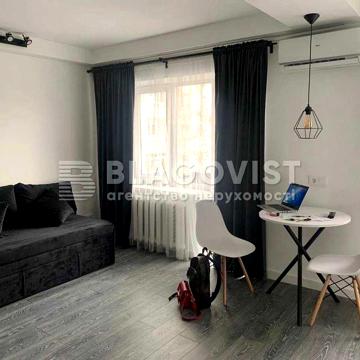 Продаж квартири у центрі Києва. Гоголівська 29