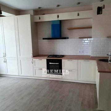 Квартира з ремонтом в житловому комплексі біля моря