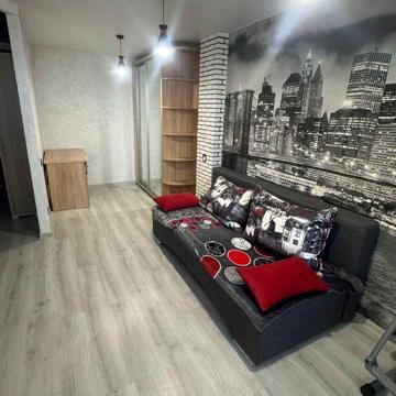 Продам 1 ком.  кв. на Титова 18а