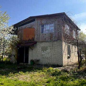 Продаж будинку за містом