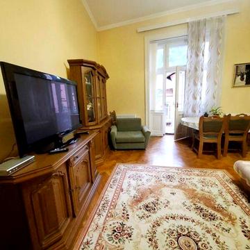 Довгострокова оренда 2к Квартира Українська вулиця