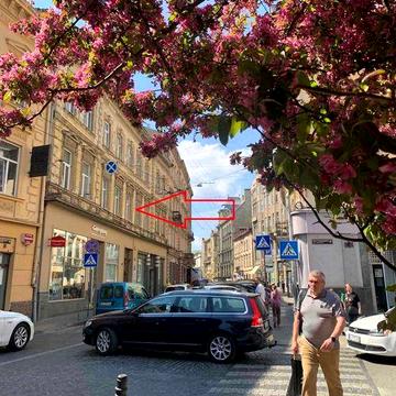 Продаж  2 кімн 100 кв.м. Гнатюка 2 поверх фасад