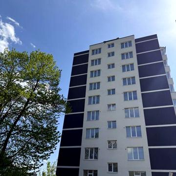 Продаж 2 кім квартири з чорновим ремонтом