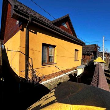 Продається будинок з магазином в смт. Тересва