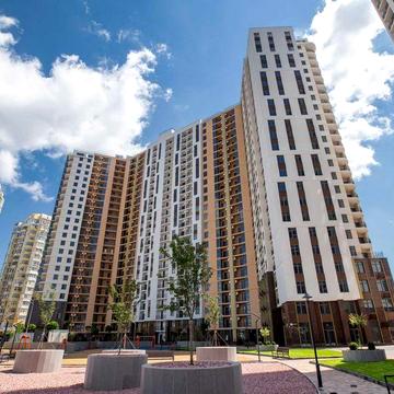 Продається велика 4-кімнатна квартира в ЖК 60 Жемчужина.  Кадор Сіті