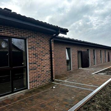 Біля Парку в Бучі 1пов таун.Можна під сертифікат/Єоселю.