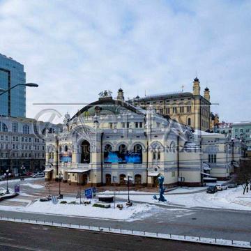 Продаж 3к квартири, вид із вікна на театр опери і балету