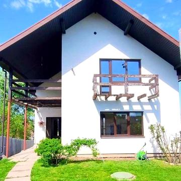 Будинок з панорамним видом в тихому,безпечному місці.Газ,камін,укриття