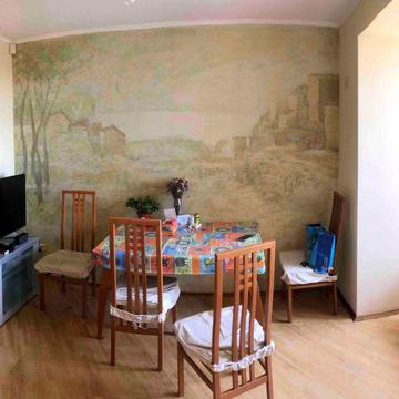 ПРОСТОРНАЯ квартира в СВЕЖЕМ КИРПИЧНОМ доме в Хвойном!   Ф-1