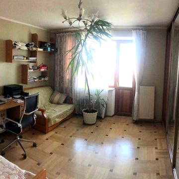 ПРОСТОРНАЯ квартира в СВЕЖЕМ КИРПИЧНОМ доме в Хвойном! Ф-1