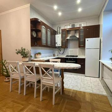 Кловський узвіз, 14/24